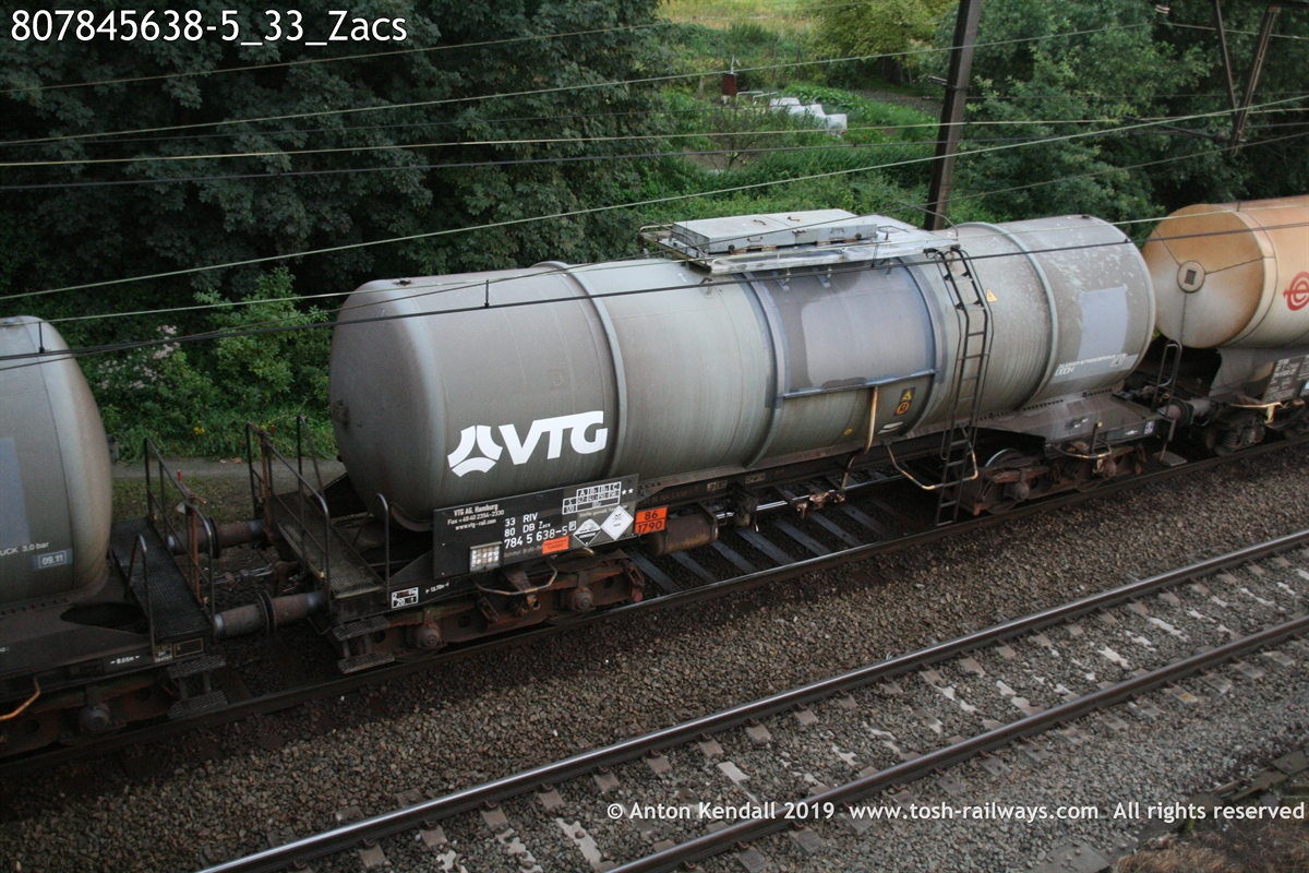 807845638-5_33_Zacs.JPG